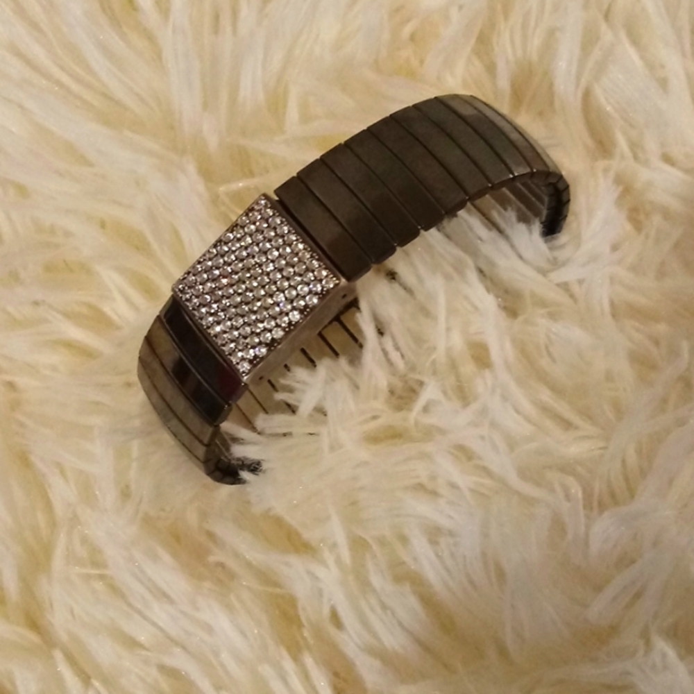 NWOT Gunmetal Stretch Bracelet